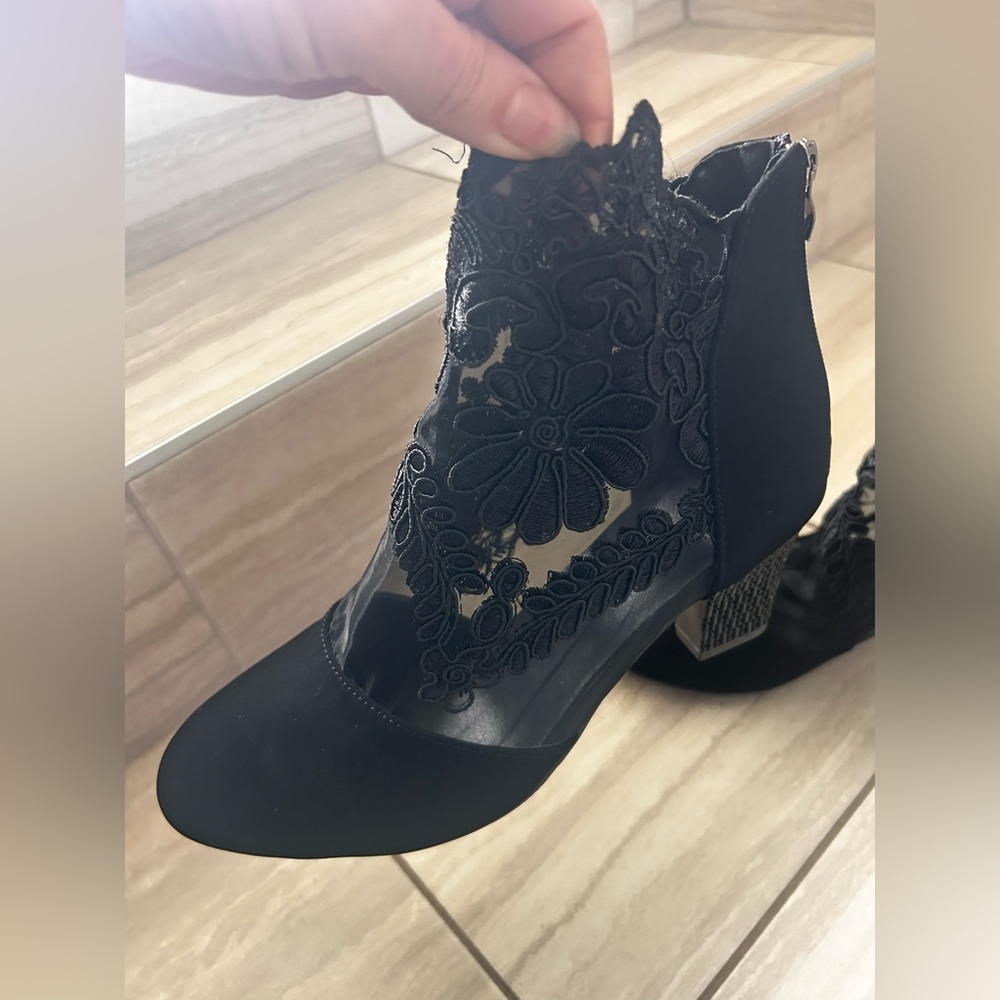 Black closed toe lace heels size‎ 9.5 NEW - Picture 3 of 8
